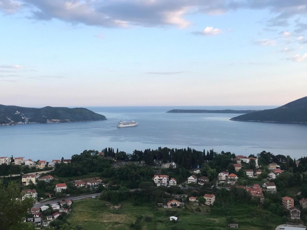 Magnificent Views Apartment Herceg Novi Zimmer foto